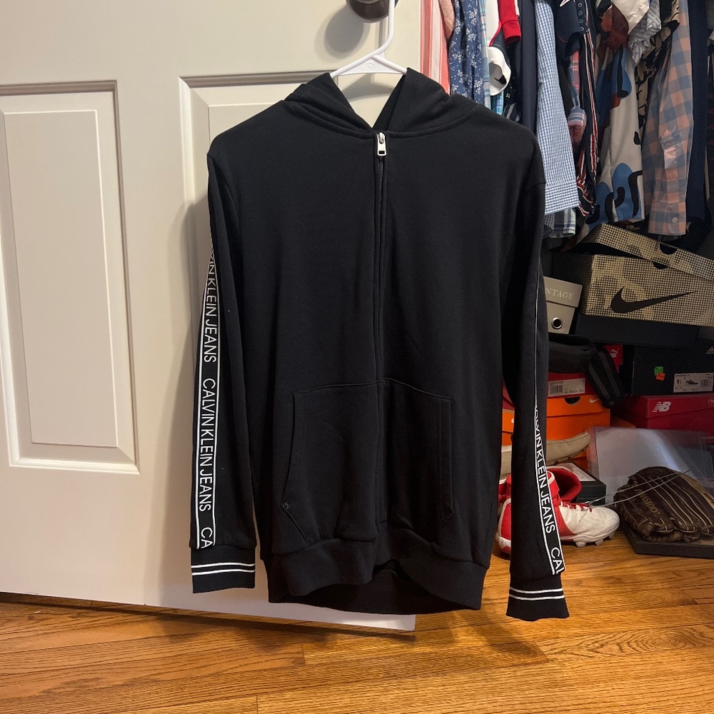 Youth Large 14/16 Calvin Klein Black zip-up hoodie